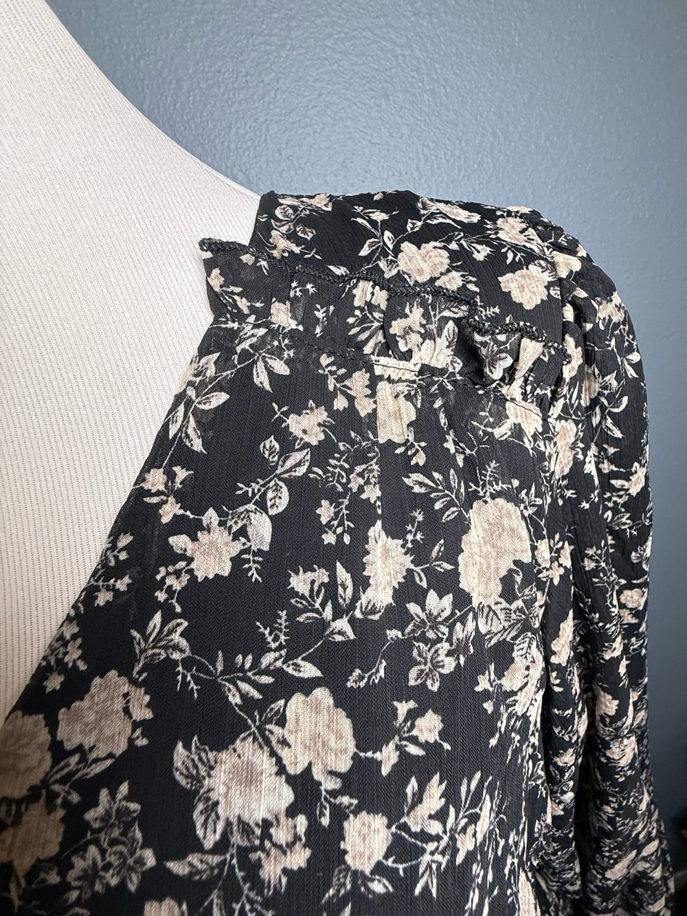 Floral Tiered Long Sleeve Maxi Dress in Black and Cream - Picture 6 of 10